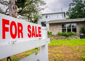 Weekly mortgage demand drops to three-month low as rates begin climbing again
