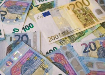 EURGBP and EURCHF: EURGBP falls to 0.85000 this morning