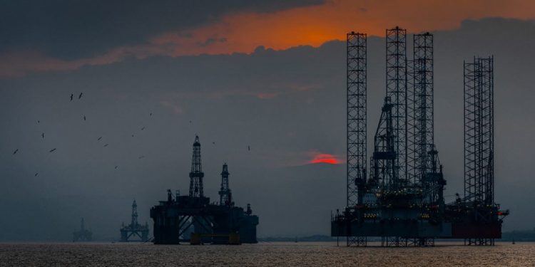 Oil and Natural Gas: Oil is moving above the $84.00 level