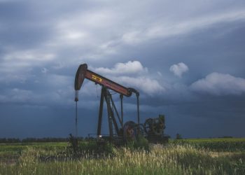 Oil and natural gas: Oil remains under pressure on Wednesday