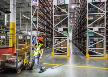 U.S. unemployment rate ticks up to 4.3% amid signs of broader economic slowdown