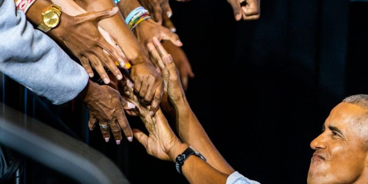 Barack and Michelle Obama look to add a flavor of 2008 to Harris’s bid