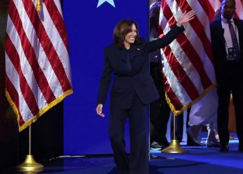 Kamala Harris’ big night helps Democrats reverse their fortunes