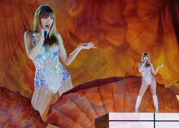 Is Taylor Swift finally big enough to affect the election?