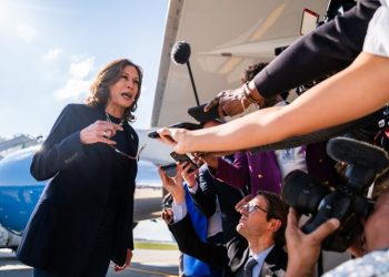 Harris meets with small team as she builds a campaign on the fly
