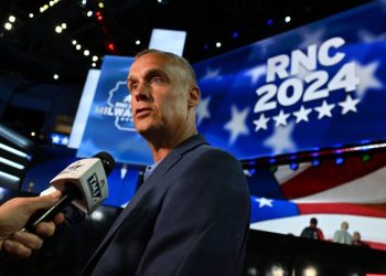 Trump adds five new staffers, including Corey Lewandowski