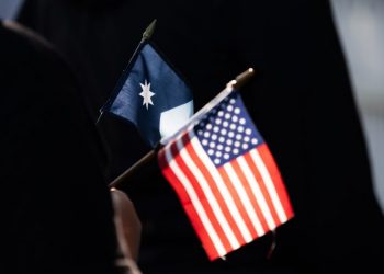 No, Tim Walz didn’t give Minnesota a Somali flag