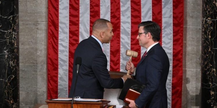 Control of House heads toward another cliffhanger election