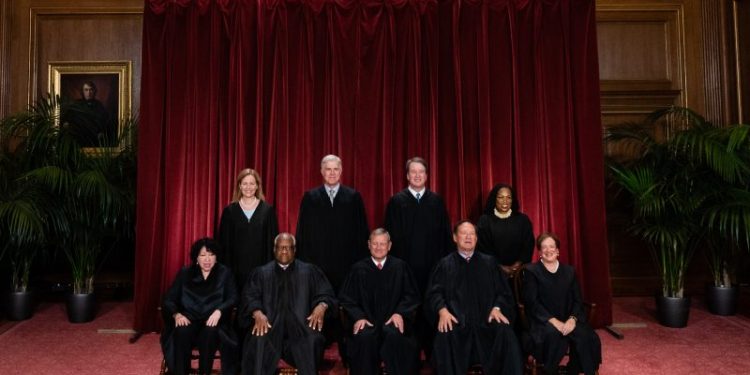 Alaska man charged with threatening to kill six Supreme Court justices