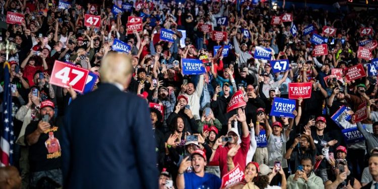 Trump pitches aid for Detroit automakers amid electoral battle for Midwest