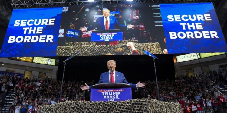 In Arizona, Trump pitches ideas to attract more Border Patrol agents