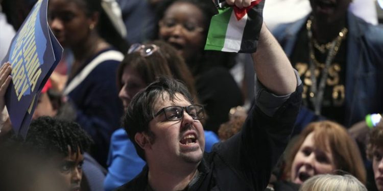Gaza protesters plague Harris rallies: ‘Wish I Could Vote For U’