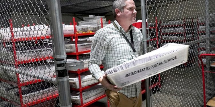 Harris leads Trump by 4 nationally as both candidates narrow gender gap, poll finds