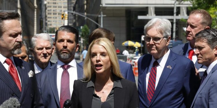 ‘Highly qualified’: Former state AGs urge Senate to confirm Bondi to lead Justice Department