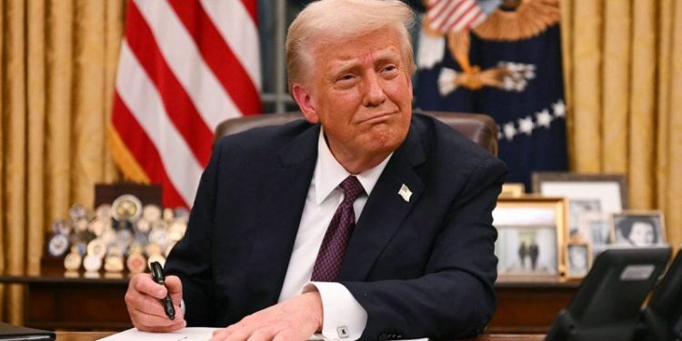 Trump brings back Diet Coke button to White House Oval Office