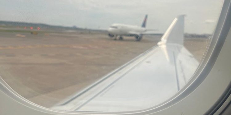 American Airlines flight carrying US lawmakers ‘bumped’ by second plane on tarmac in DC