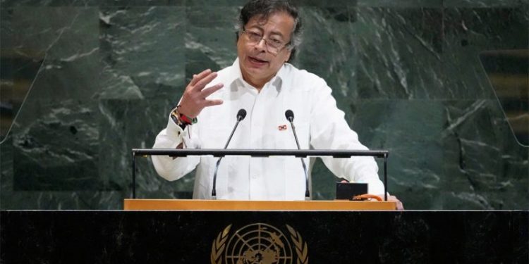 Trump ‘not interested’ in de-escalation with ‘unhinged’ leader of Colombia, White House says