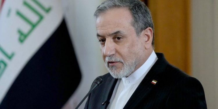 Iran draws missile red line as analysts warn Tehran is stalling US talks